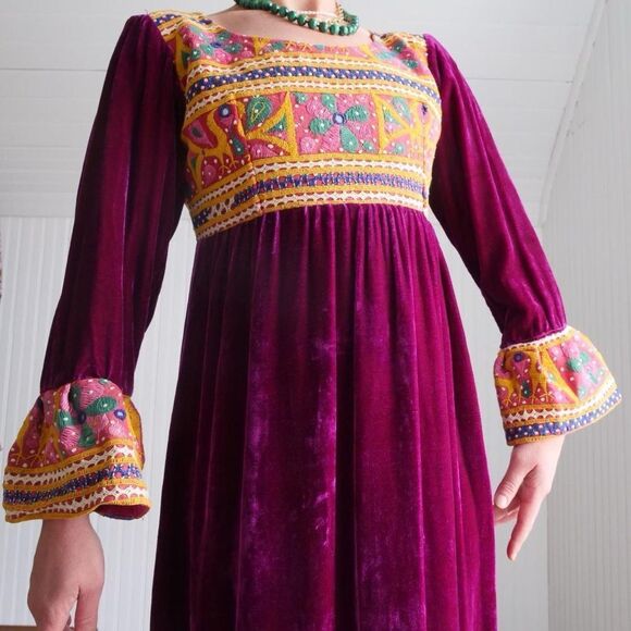 Vintage Dresses & Skirts - Beautiful rare 70s velvet a embroidered maxi dress‎